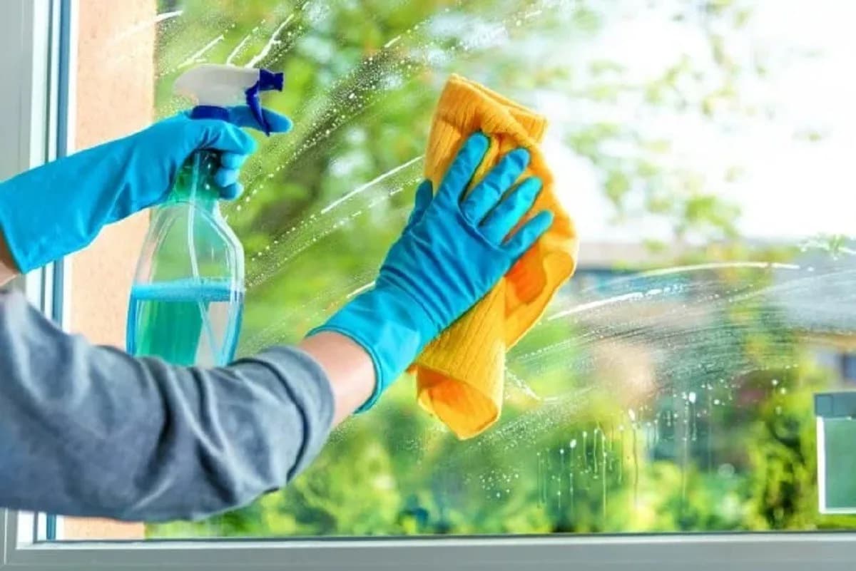 تنضيف الشبابيك والواجهات الزجاجيه — كلين فورس لخدمات التنظيف في الرياض